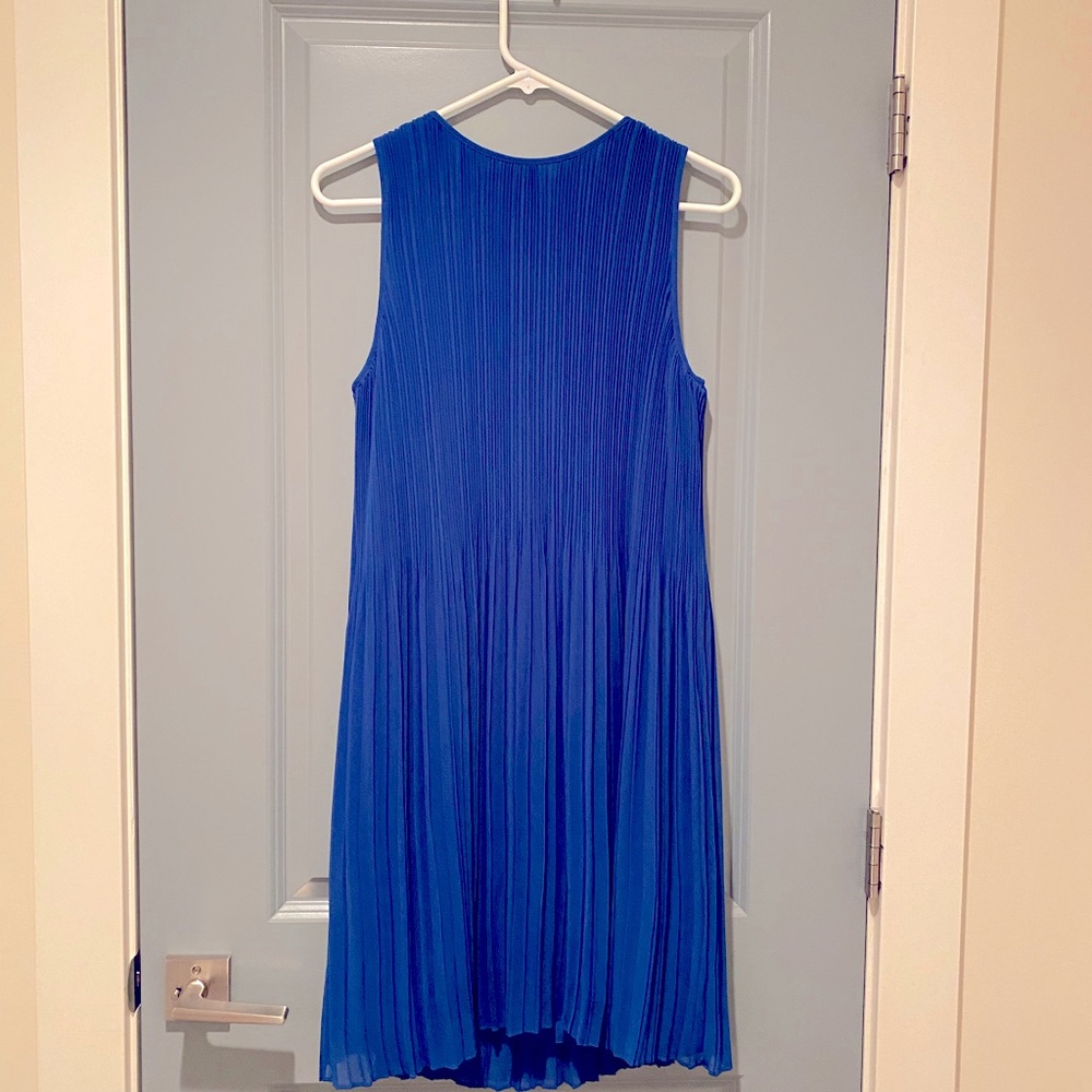 HALOGEN pleated blue dress size medium.